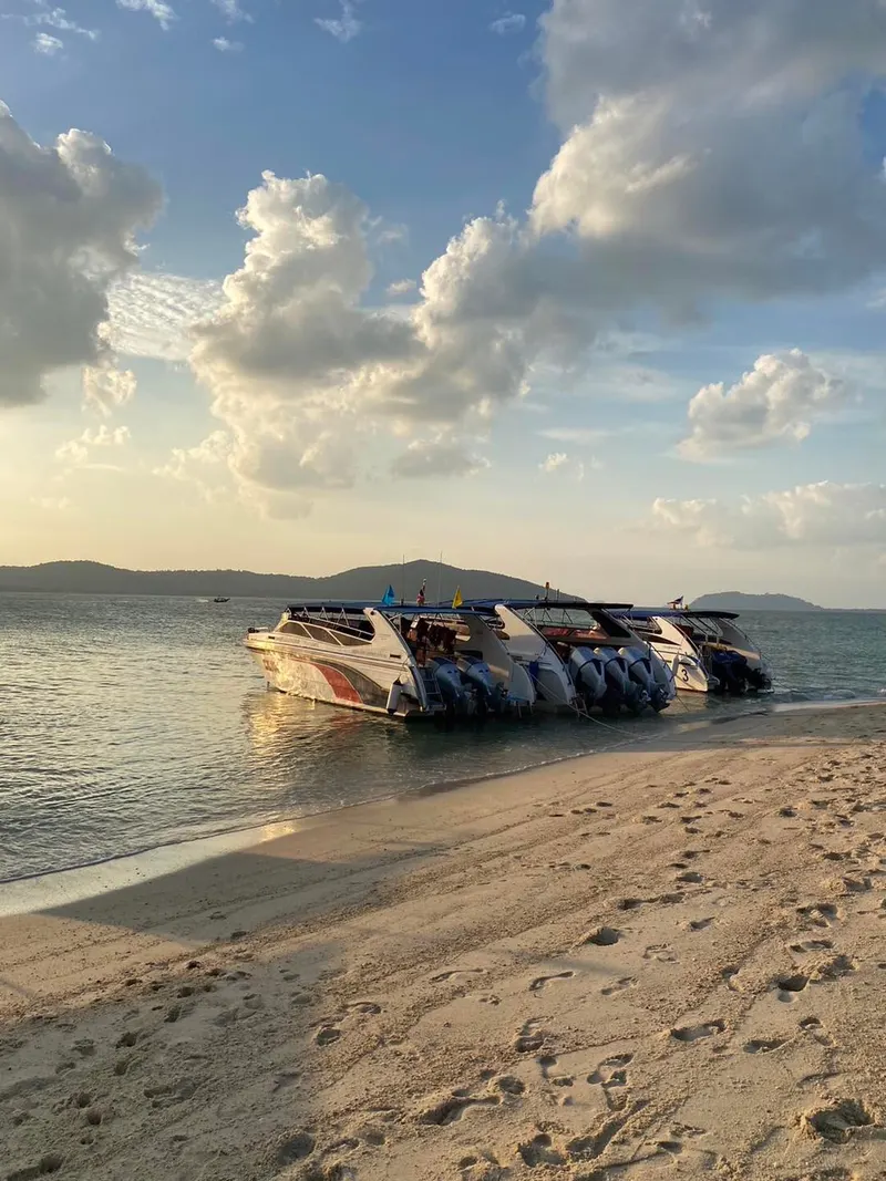 Koh Mudsum + Koh Tan — Tajlandia