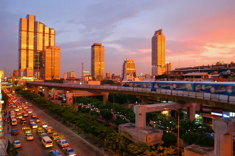Panorama Bangkoku o zachodzie